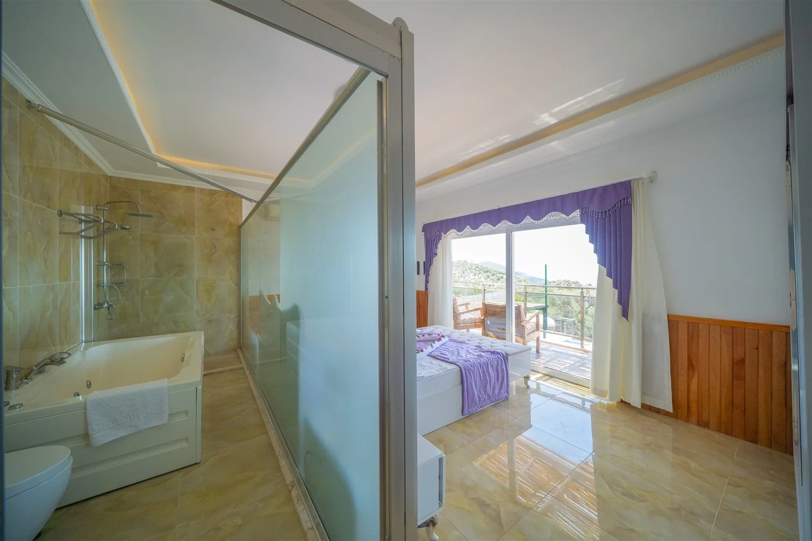Kalkan’da Deniz Manzaralı, Isıtmalı Havuzlu, 14 Kişilik, Ekonomik Villa