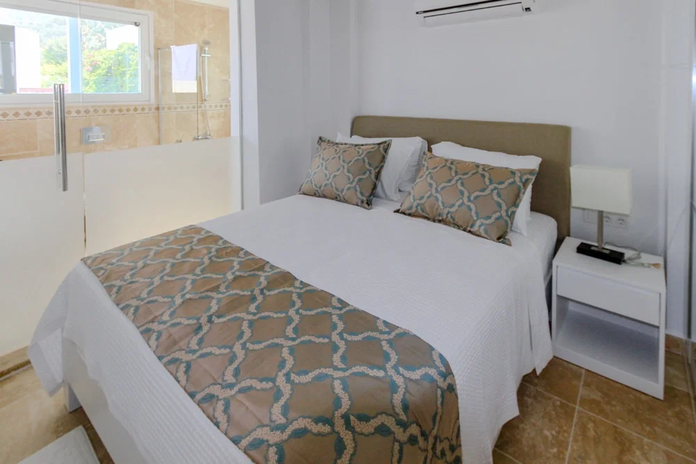 Kalkan’da Deniz Manzaralı, Isıtmalı Havuzlu, 7 Yatak Odalı, Lüks Villa