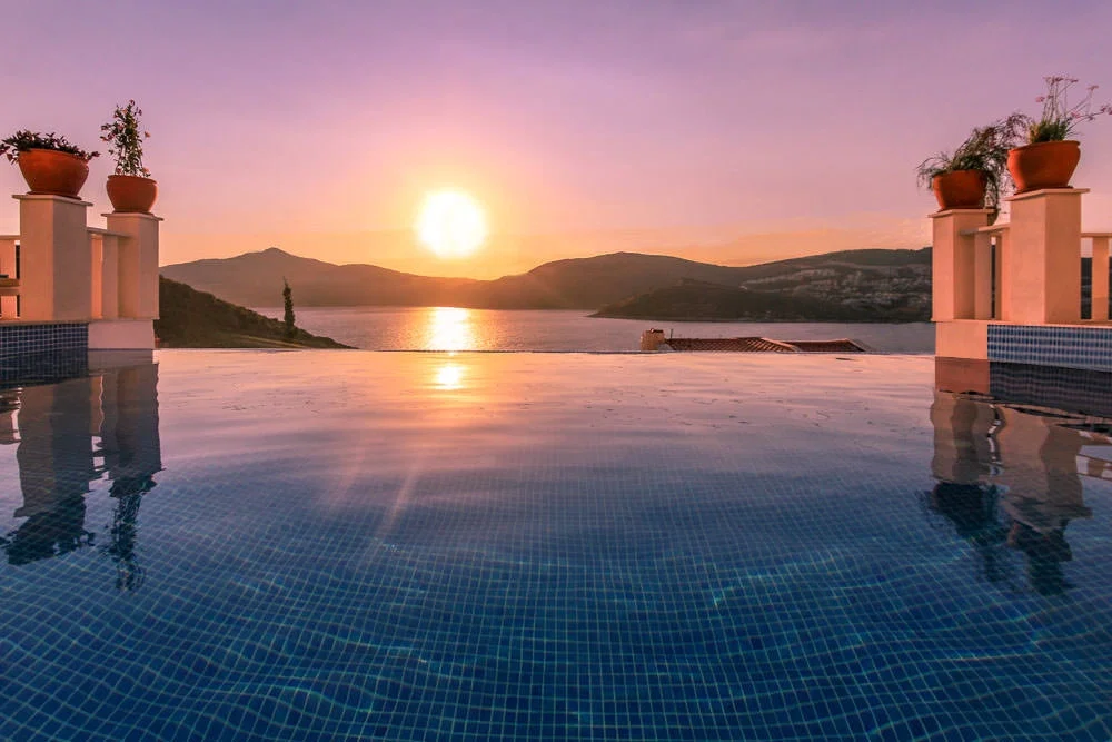 Kalkan’da Deniz Manzaralı, Isıtmalı Havuzlu, 7 Yatak Odalı, Lüks Villa