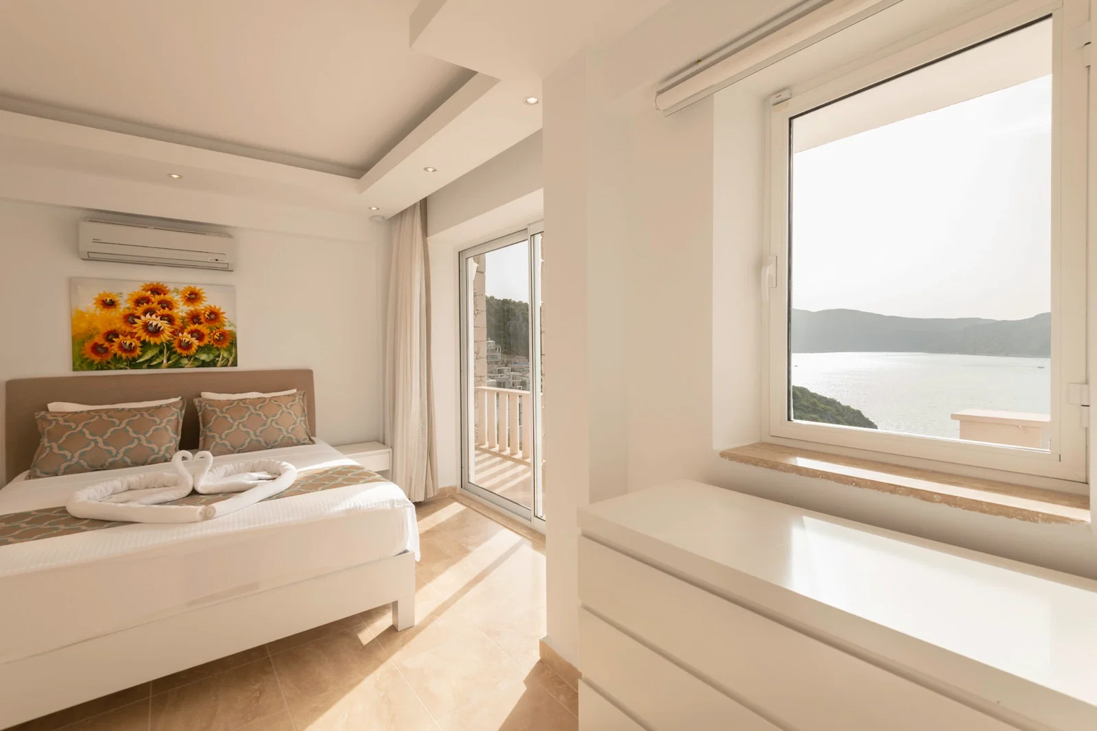 Kalkan’da Deniz Manzaralı, Isıtmalı Havuzlu, 7 Yatak Odalı, Lüks Villa