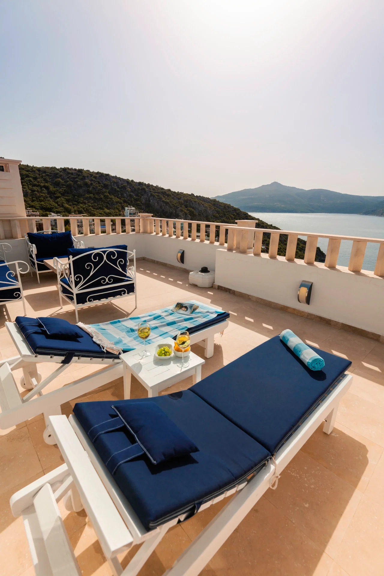Kalkan’da Deniz Manzaralı, Isıtmalı Havuzlu, 7 Yatak Odalı, Lüks Villa