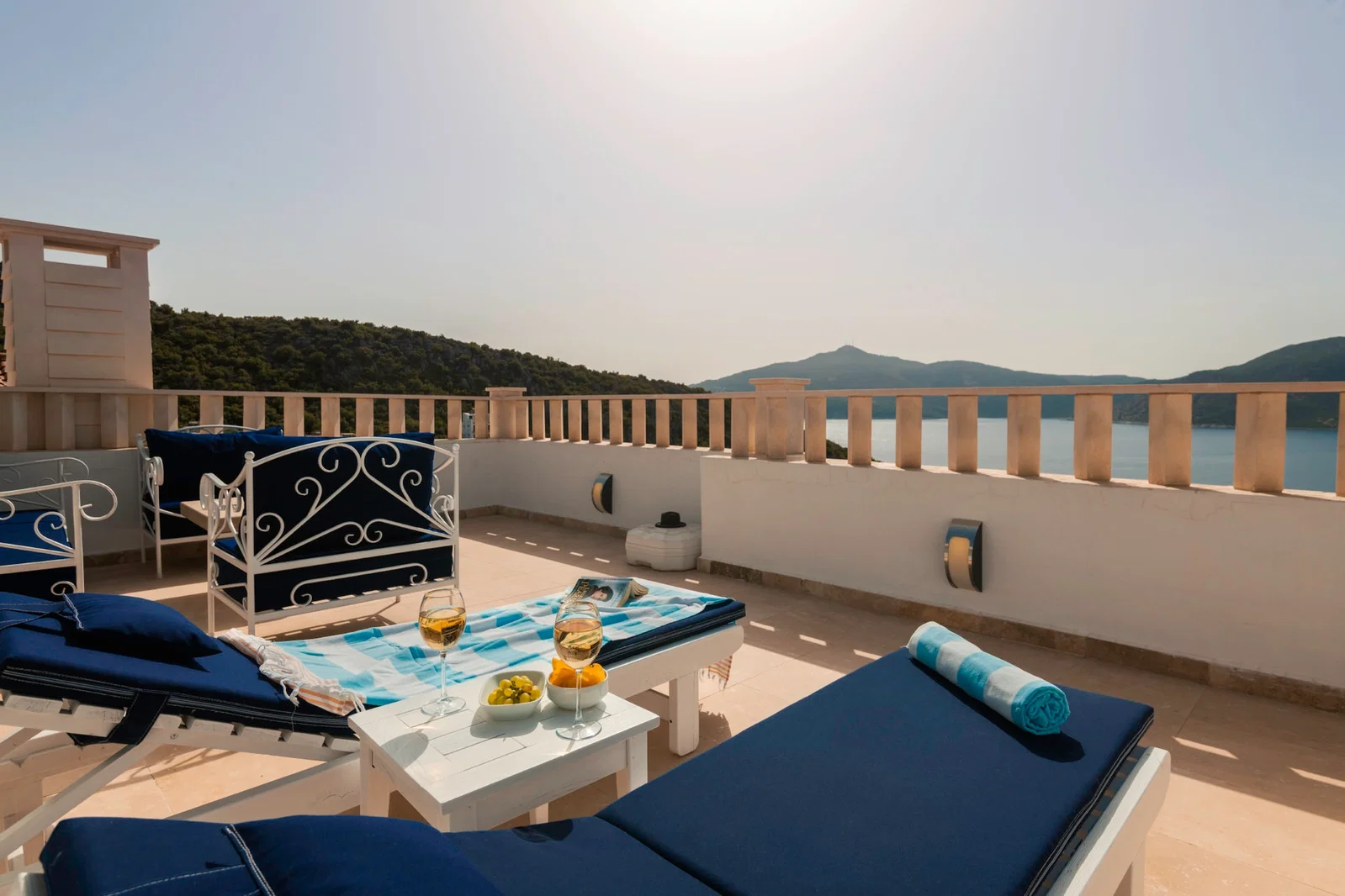 Kalkan’da Deniz Manzaralı, Isıtmalı Havuzlu, 7 Yatak Odalı, Lüks Villa