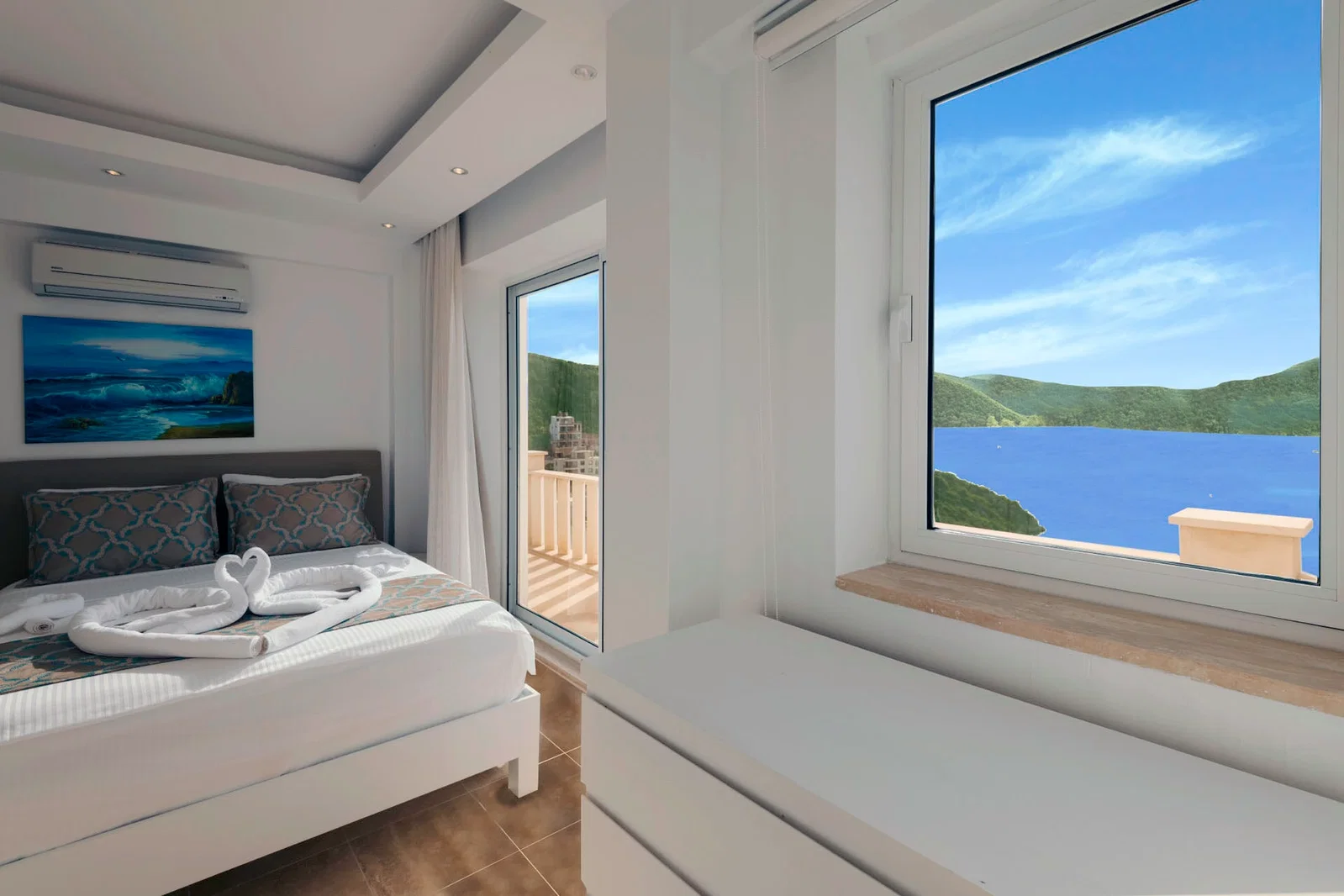 Kalkan’da Deniz Manzaralı, Isıtmalı Havuzlu, 7 Yatak Odalı, Lüks Villa