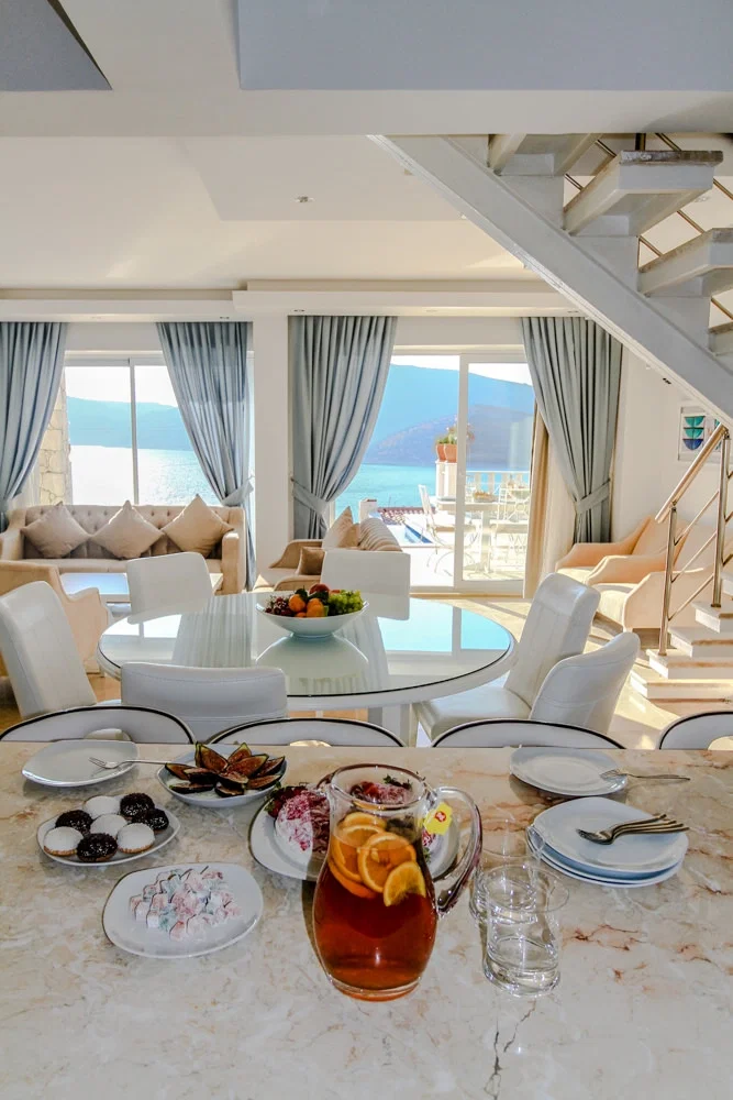 Kalkan’da Deniz Manzaralı, Isıtmalı Havuzlu, 7 Yatak Odalı, Lüks Villa