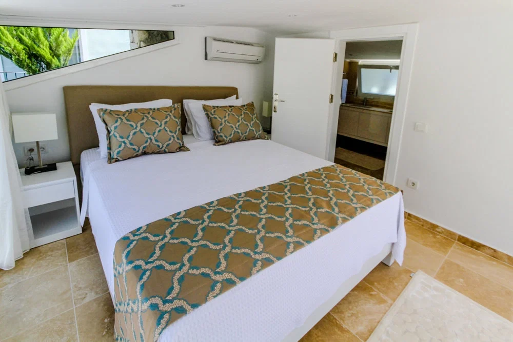 Kalkan’da Deniz Manzaralı, Isıtmalı Havuzlu, 7 Yatak Odalı, Lüks Villa