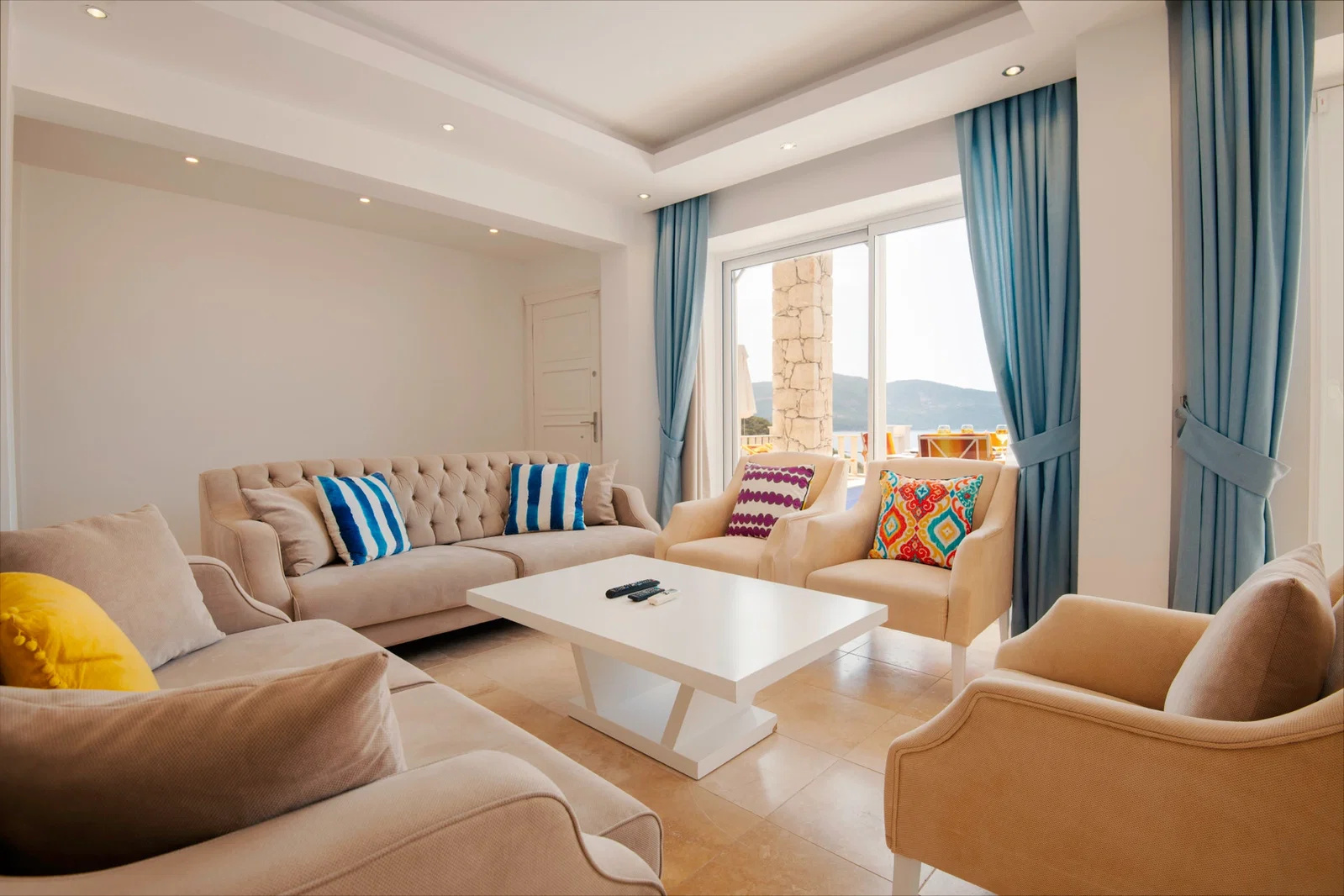 Kalkan’da Deniz Manzaralı, Isıtmalı Havuzlu, 7 Yatak Odalı, Lüks Villa