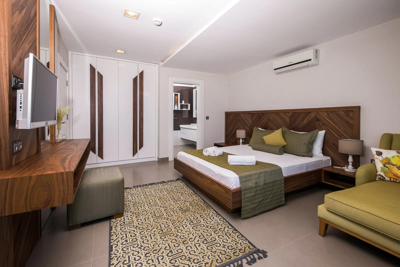 Kalkan’da Merkeze Yakın, Özel Havuzlu, 5 Yatak Odalı, Lüks Villa