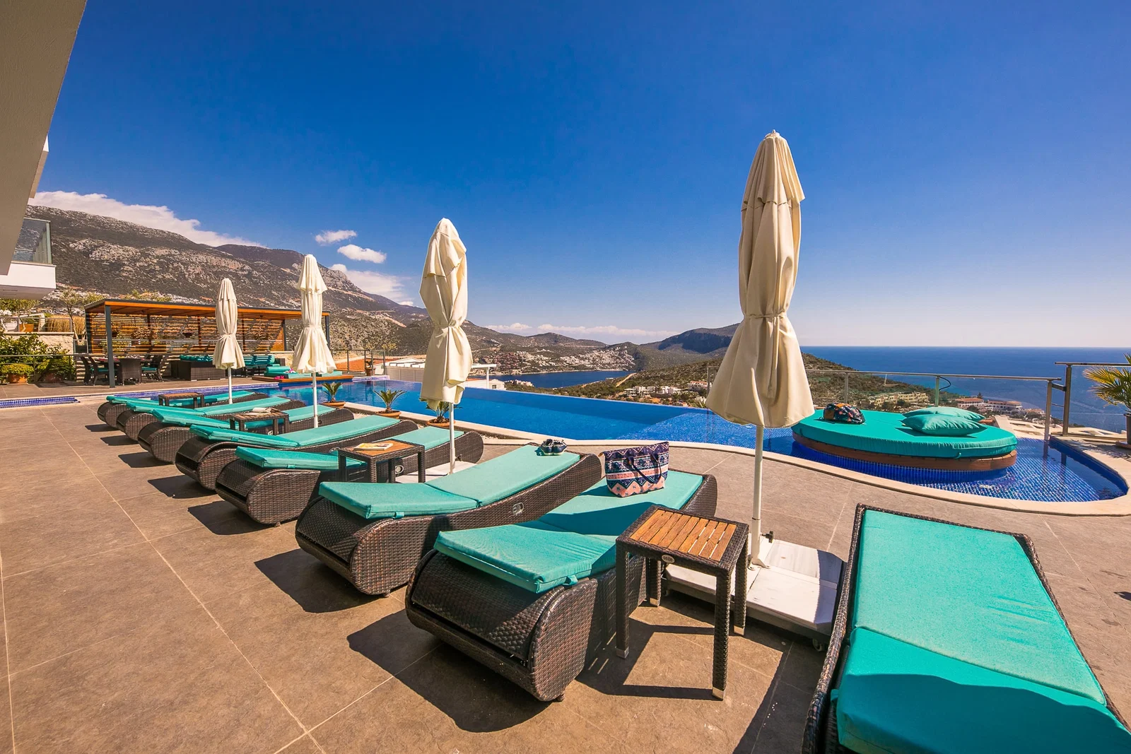 Kalkan’da Merkeze Yakın, Özel Havuzlu, 5 Yatak Odalı, Lüks Villa
