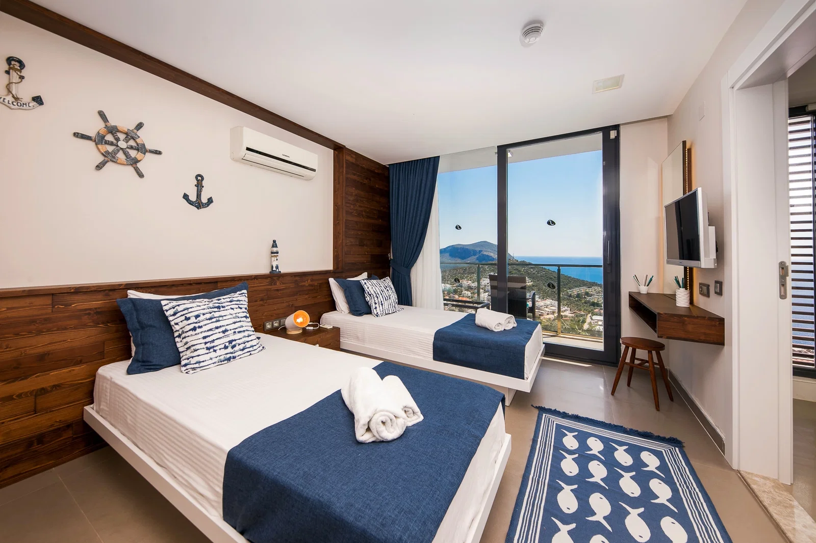 Kalkan’da Merkeze Yakın, Özel Havuzlu, 5 Yatak Odalı, Lüks Villa