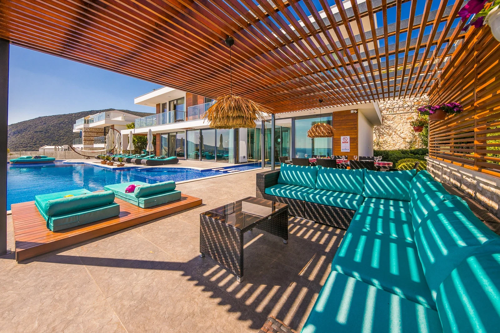 Kalkan’da Merkeze Yakın, Özel Havuzlu, 5 Yatak Odalı, Lüks Villa
