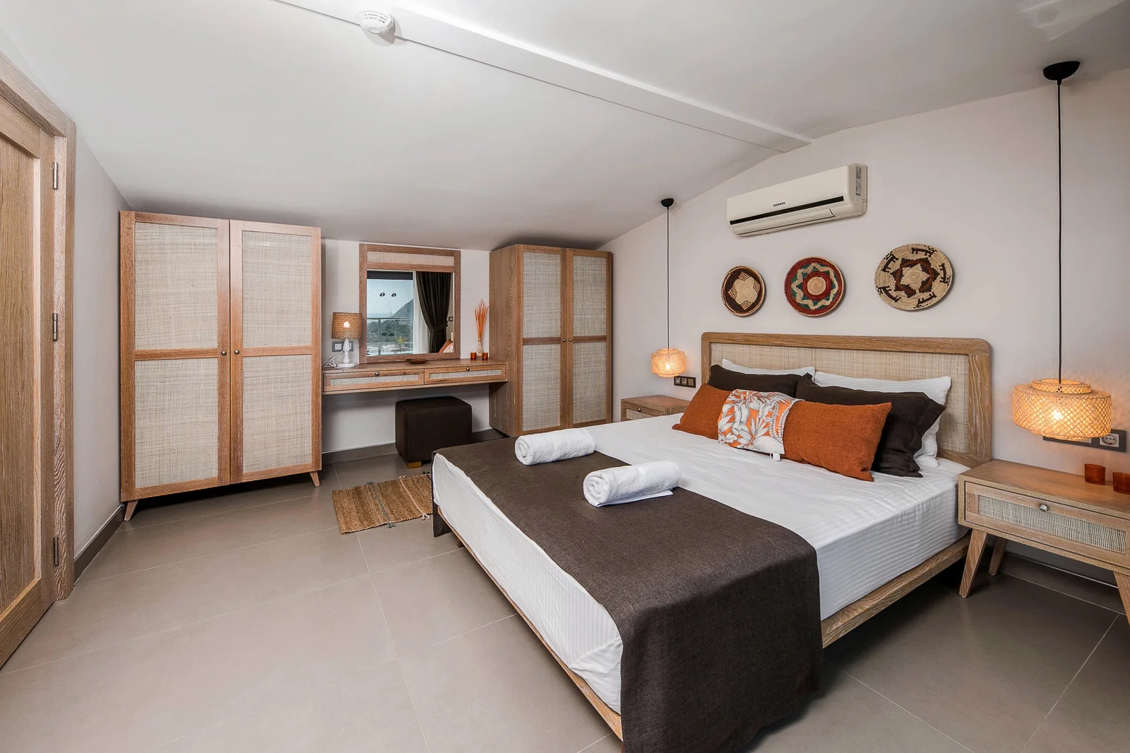 Kalkan’da Merkeze Yakın, Özel Havuzlu, 5 Yatak Odalı, Lüks Villa