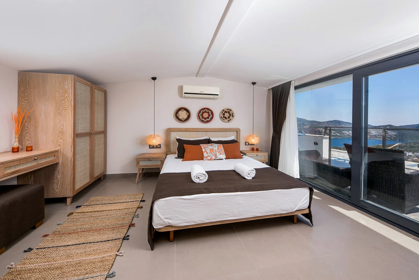 Kalkan’da Merkeze Yakın, Özel Havuzlu, 5 Yatak Odalı, Lüks Villa