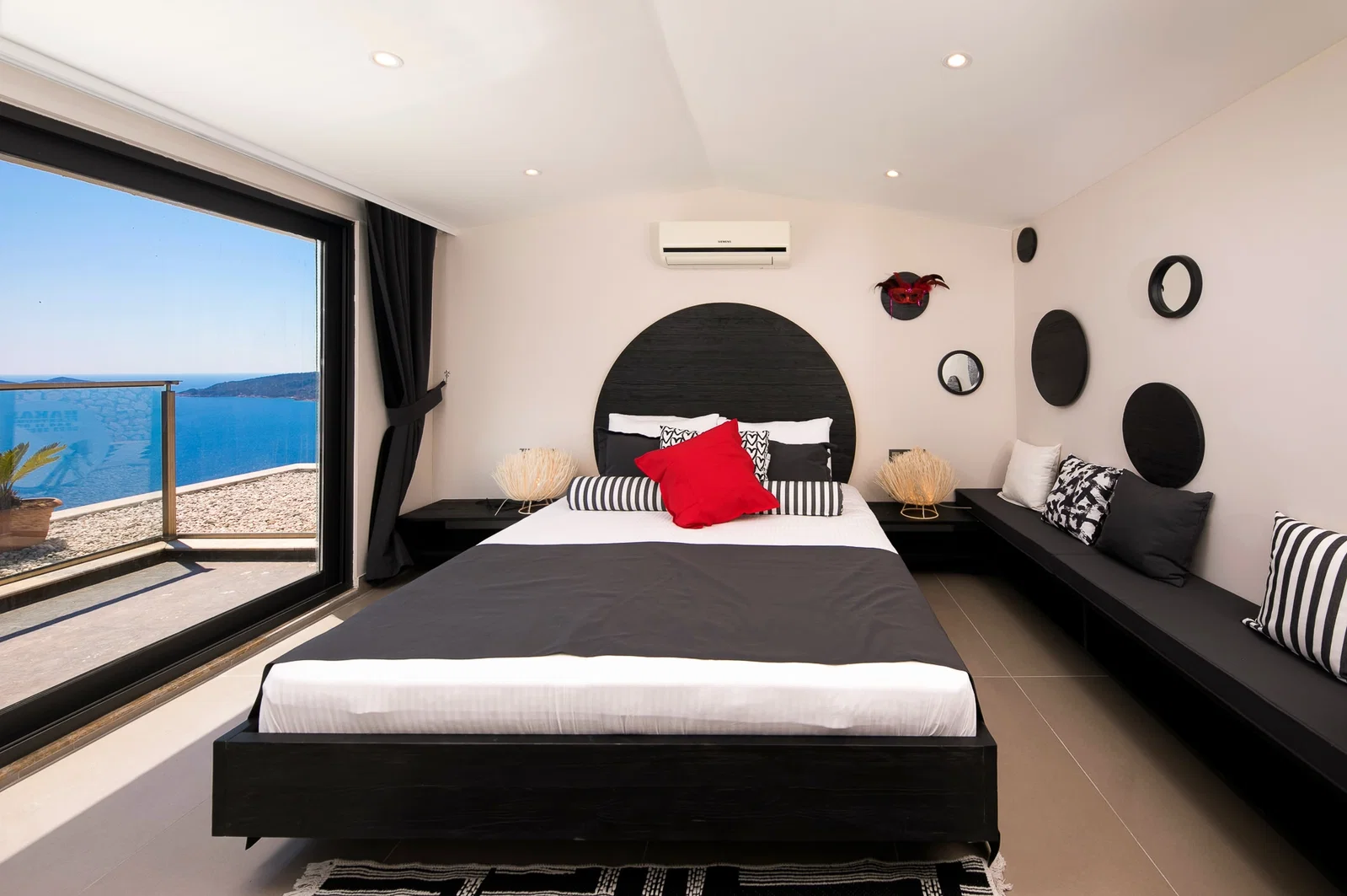 Kalkan’da Merkeze Yakın, Özel Havuzlu, 5 Yatak Odalı, Lüks Villa