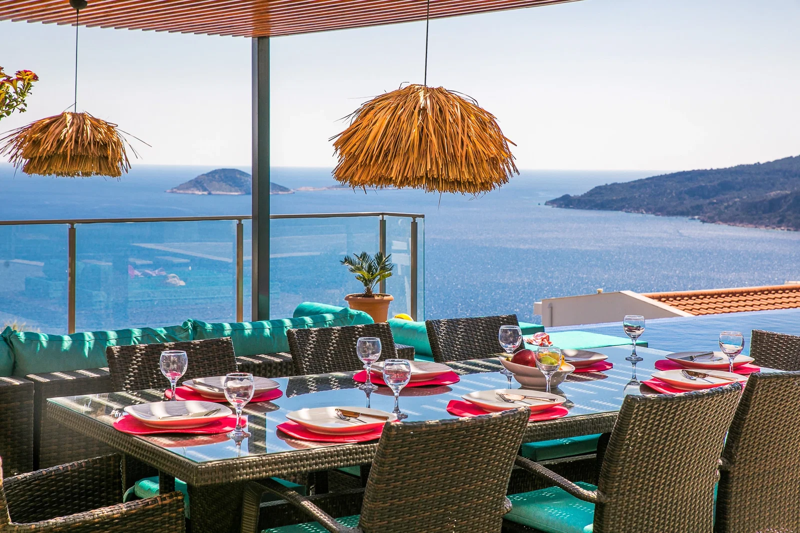 Kalkan’da Merkeze Yakın, Özel Havuzlu, 5 Yatak Odalı, Lüks Villa