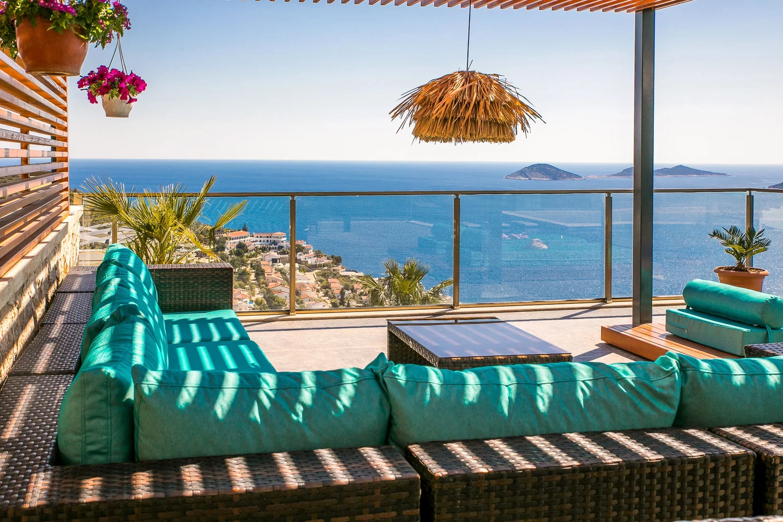Kalkan’da Merkeze Yakın, Özel Havuzlu, 5 Yatak Odalı, Lüks Villa