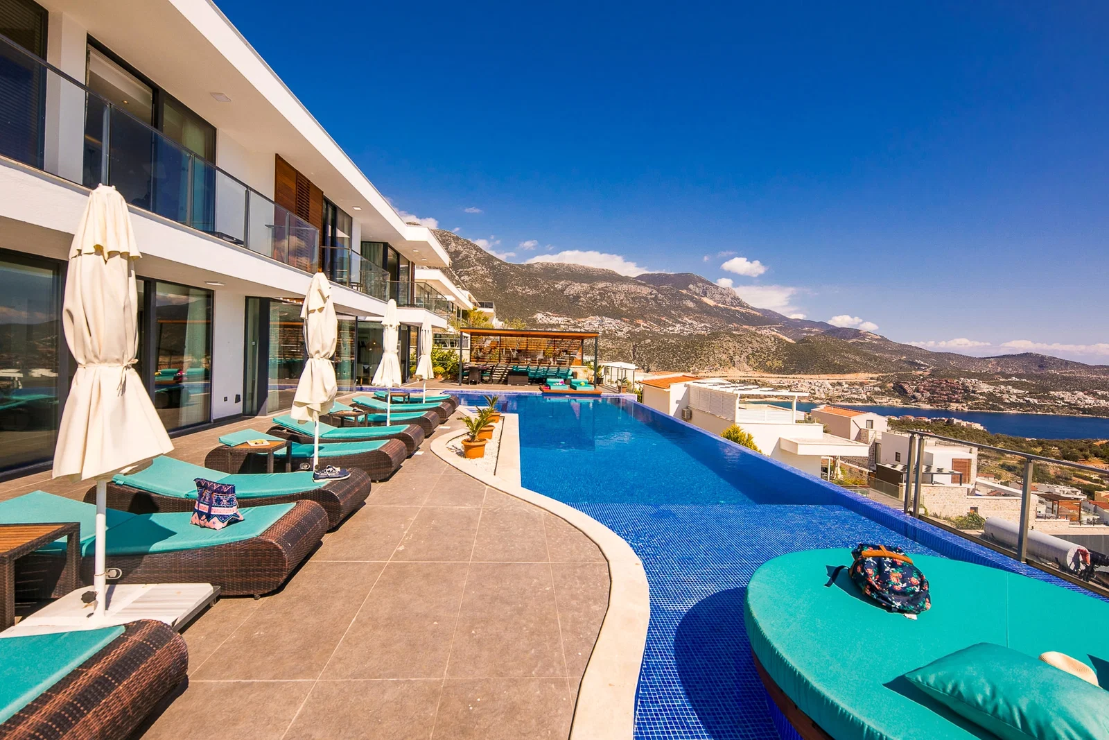 Kalkan’da Merkeze Yakın, Özel Havuzlu, 5 Yatak Odalı, Lüks Villa