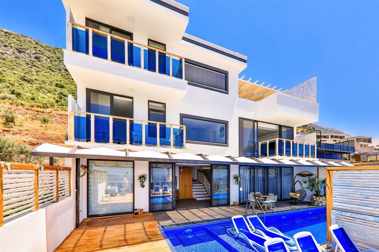 Kalkan’da jakuzili kiralık villa