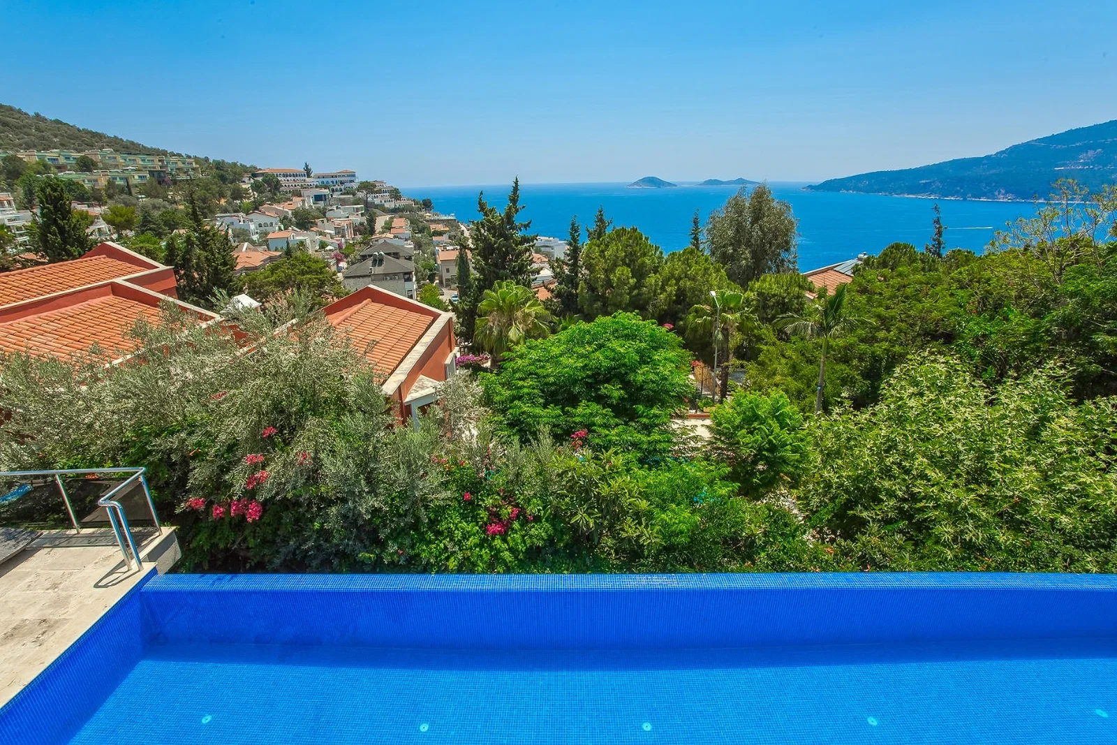 Kalkan’da Deniz Manzaralı, Isıtmalı Havuzlu, 14 Kişilik, Lüks Villa