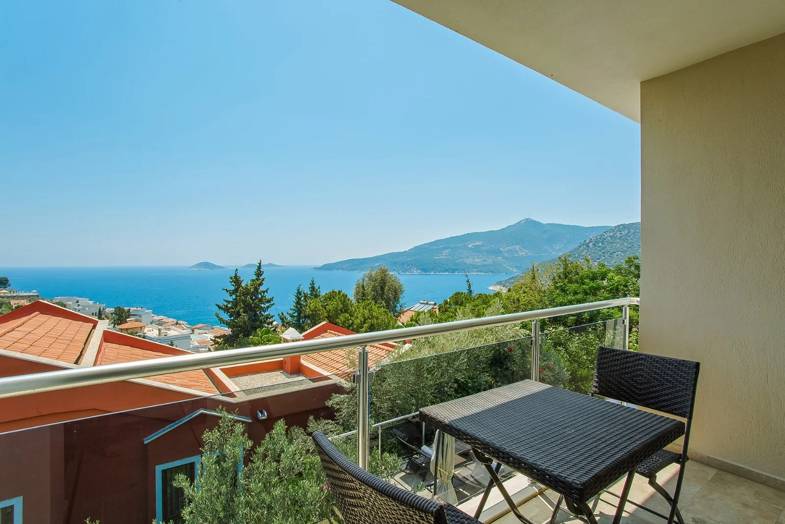 Kalkan’da Deniz Manzaralı, Isıtmalı Havuzlu, 14 Kişilik, Lüks Villa