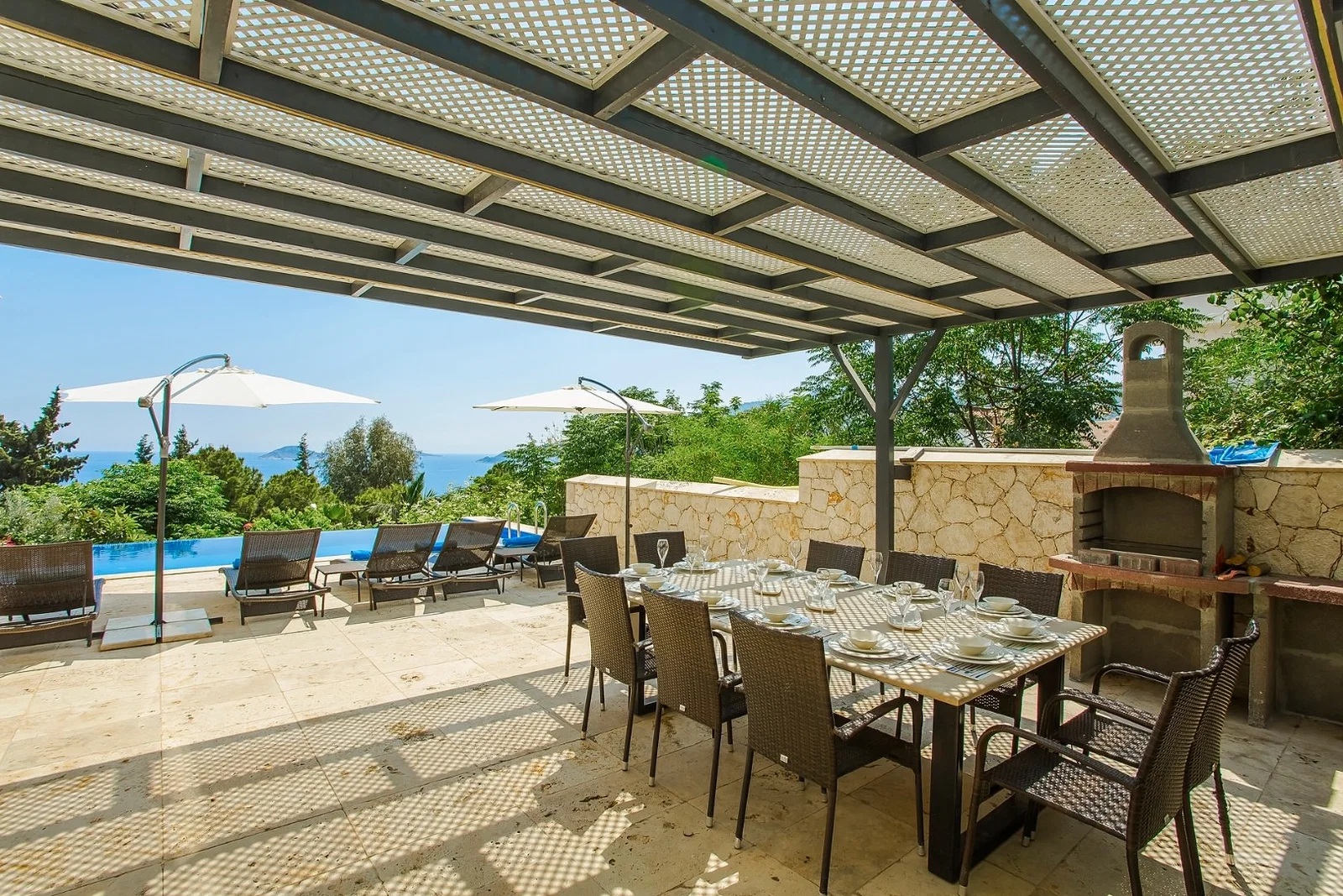 Kalkan’da Deniz Manzaralı, Isıtmalı Havuzlu, 14 Kişilik, Lüks Villa