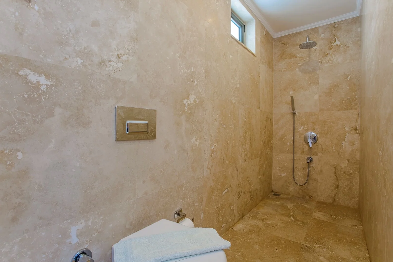 Kalkan’da Deniz Manzaralı, Isıtmalı Havuzlu, 14 Kişilik, Lüks Villa