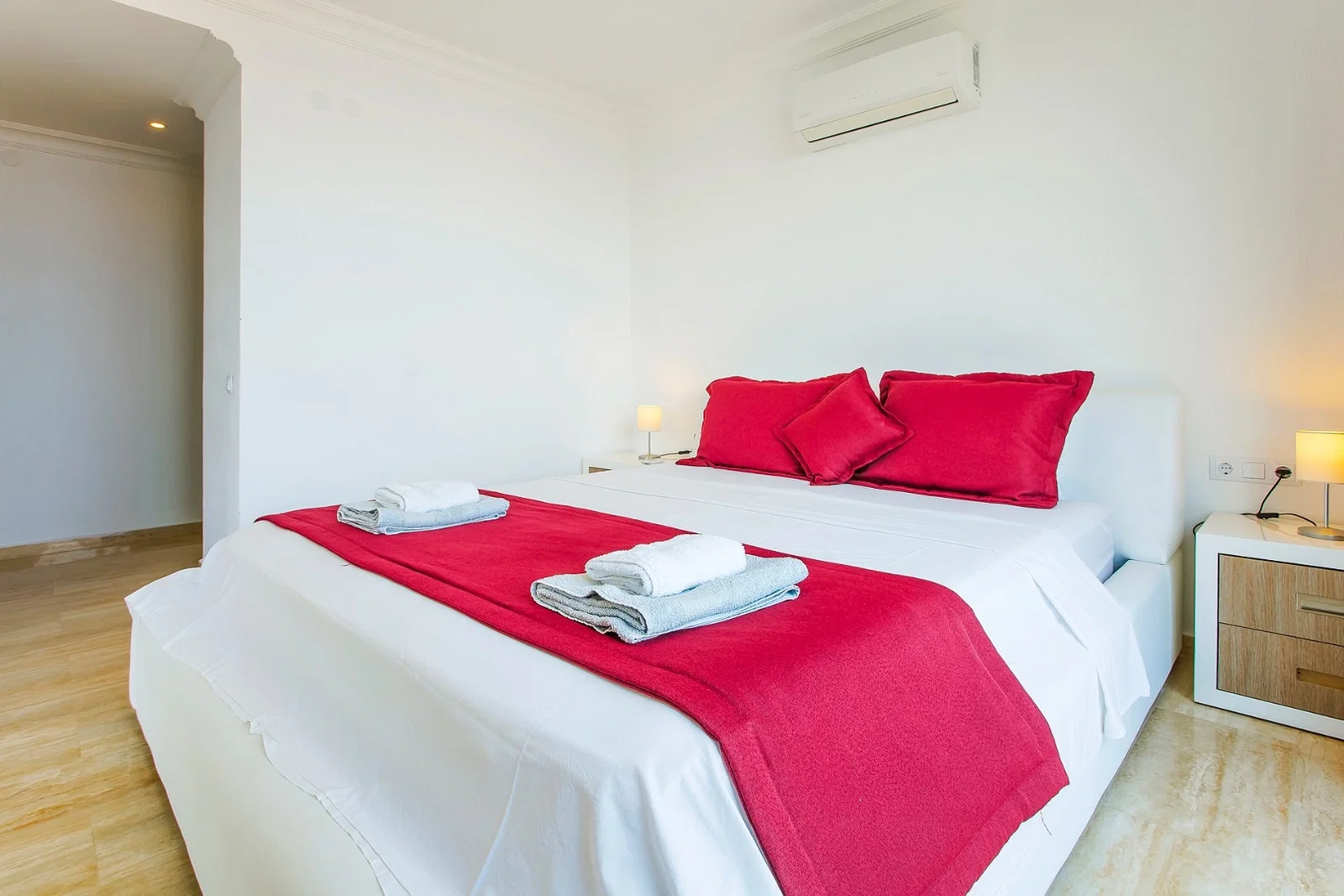 Kalkan’da Deniz Manzaralı, Isıtmalı Havuzlu, 14 Kişilik, Lüks Villa