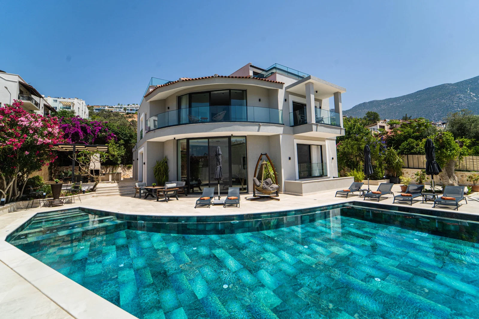 Kalkan’da Merkeze Yakın, Özel Havuzlu, 5 Yatak Odalı, Lüks Villa