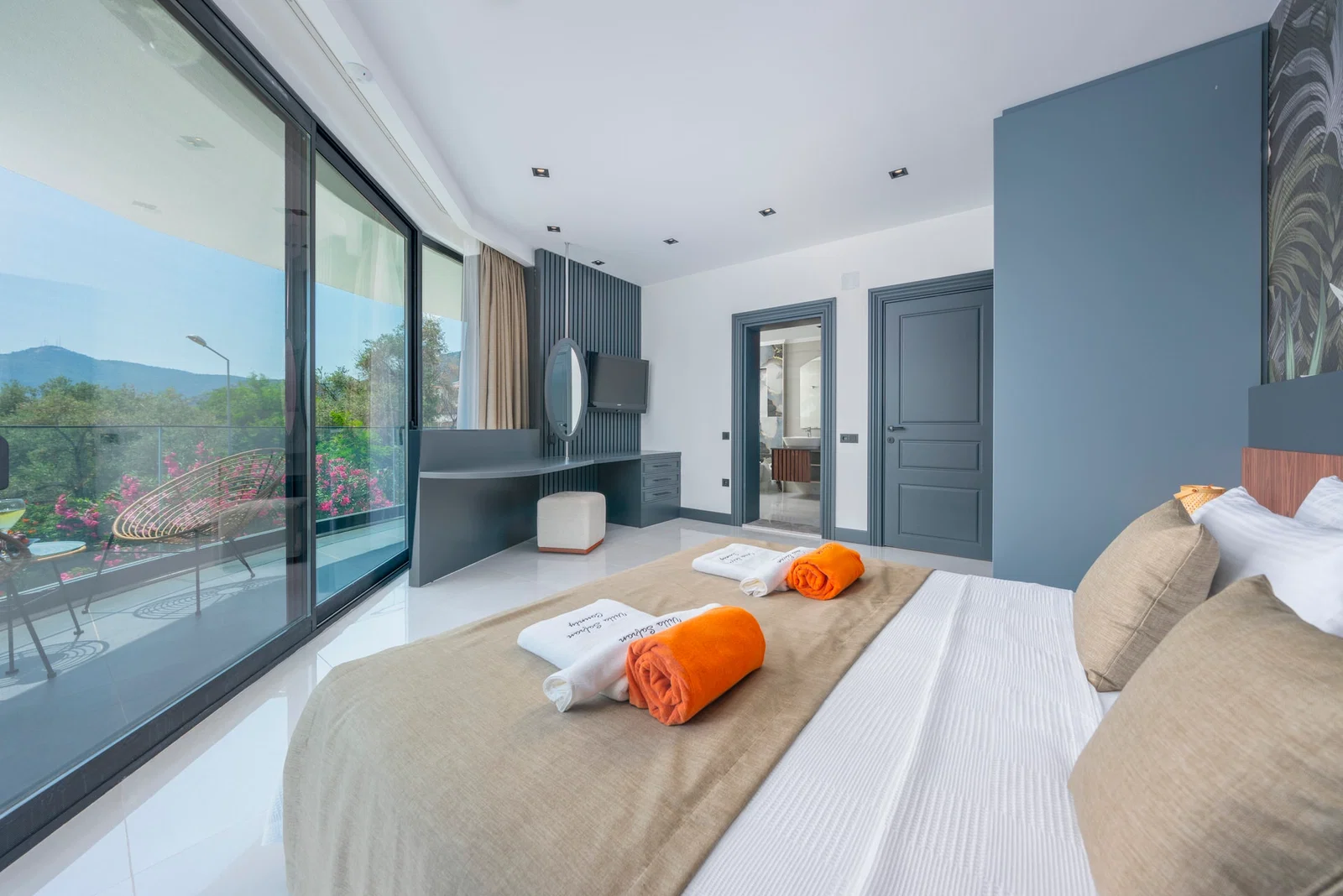 Kalkan’da Merkeze Yakın, Özel Havuzlu, 5 Yatak Odalı, Lüks Villa