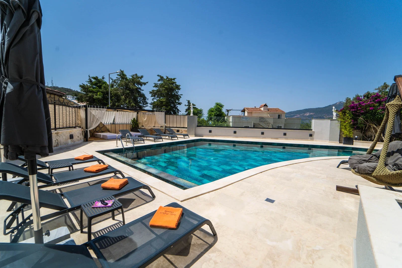 Kalkan’da Merkeze Yakın, Özel Havuzlu, 5 Yatak Odalı, Lüks Villa