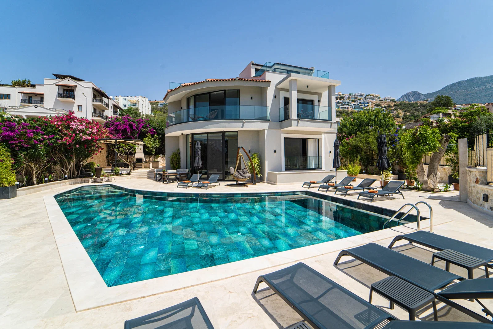 Kalkan’da Merkeze Yakın, Özel Havuzlu, 5 Yatak Odalı, Lüks Villa