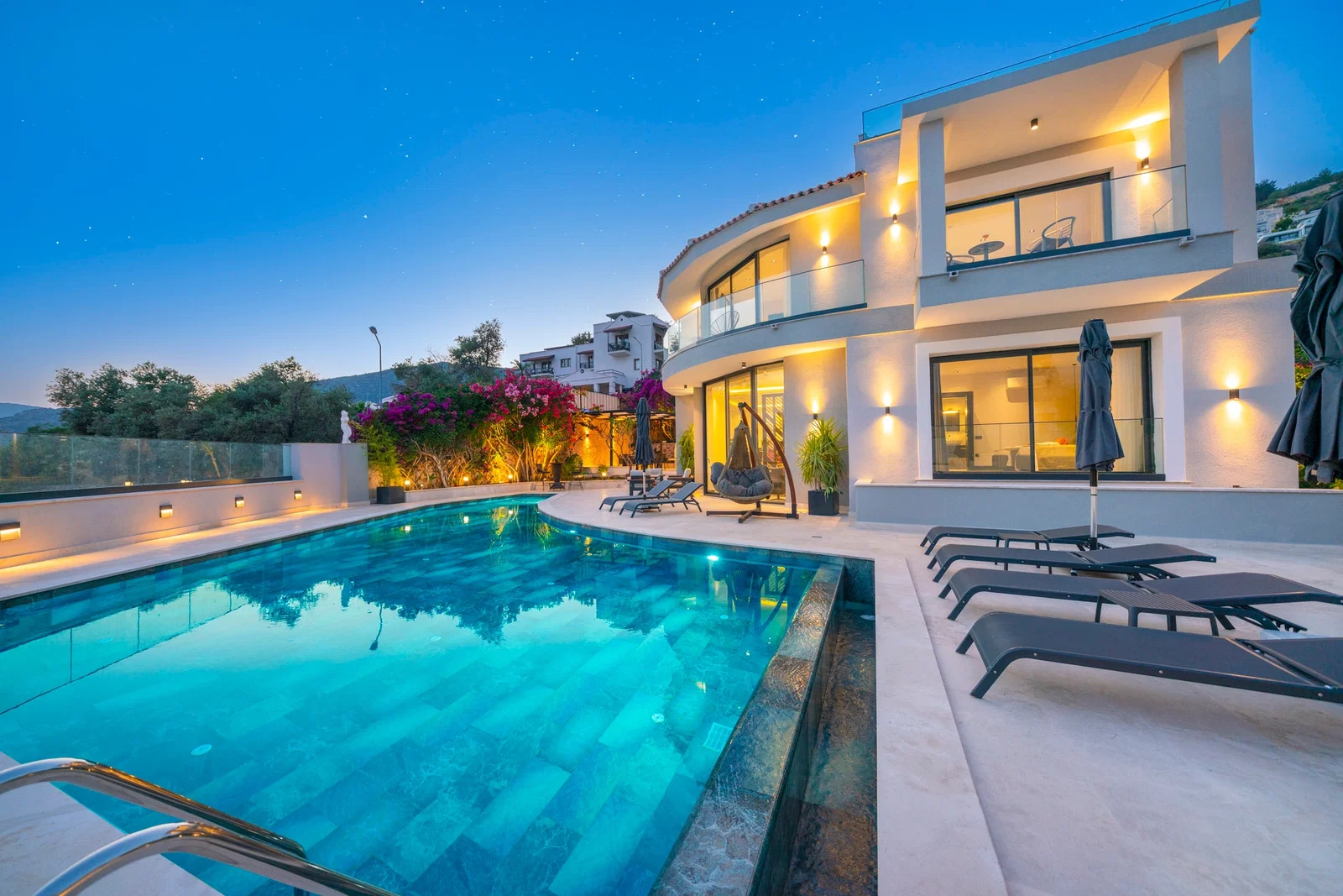 Kalkan’da Merkeze Yakın, Özel Havuzlu, 5 Yatak Odalı, Lüks Villa