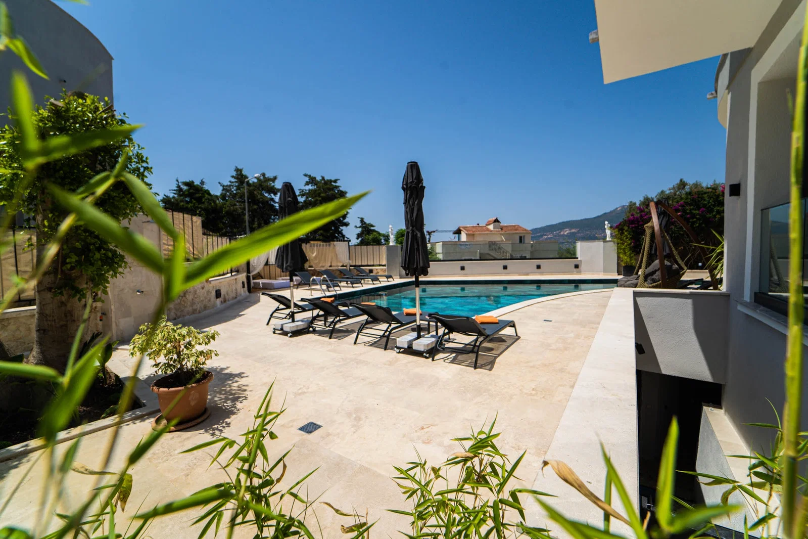 Kalkan’da Merkeze Yakın, Özel Havuzlu, 5 Yatak Odalı, Lüks Villa