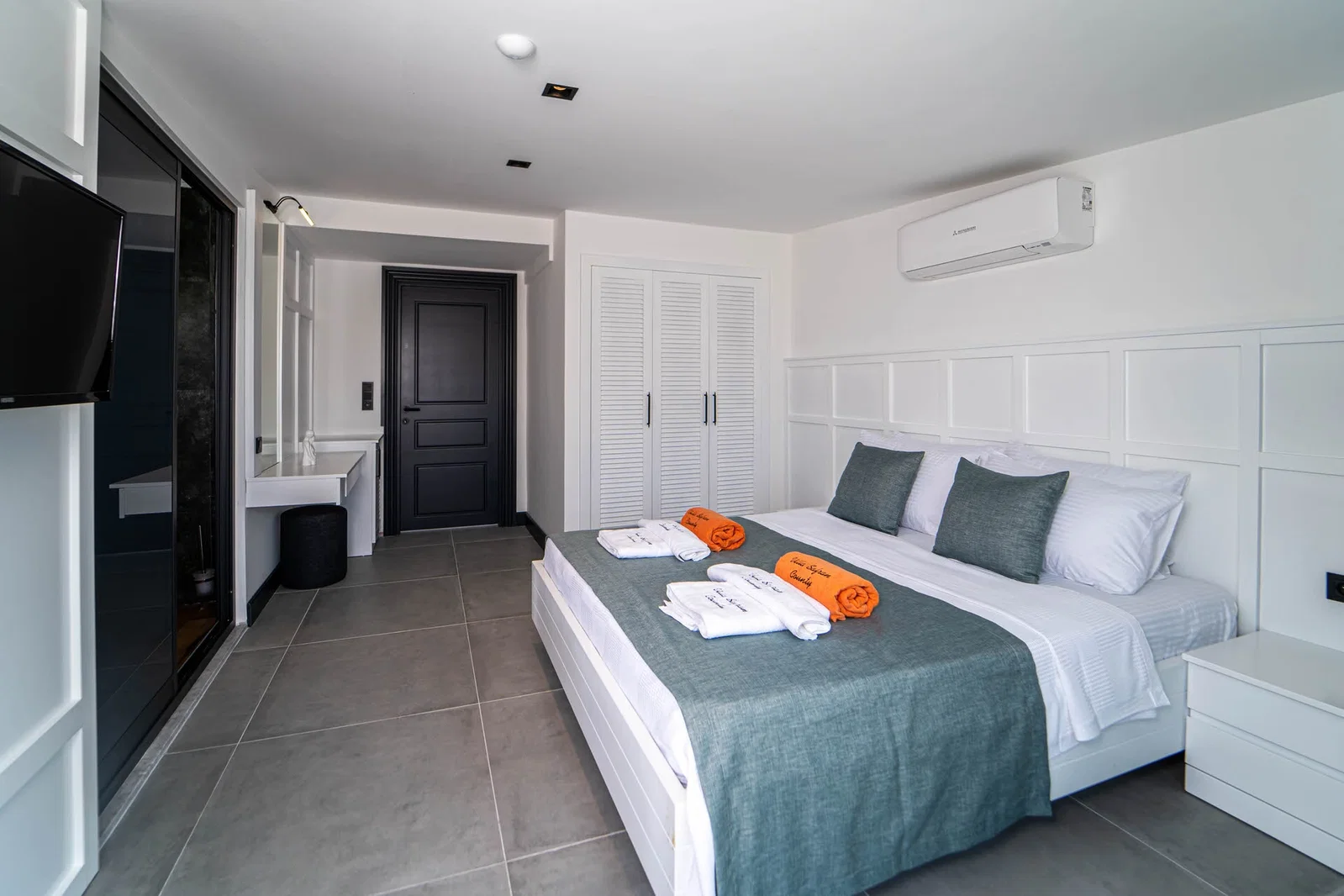 Kalkan’da Merkeze Yakın, Özel Havuzlu, 5 Yatak Odalı, Lüks Villa