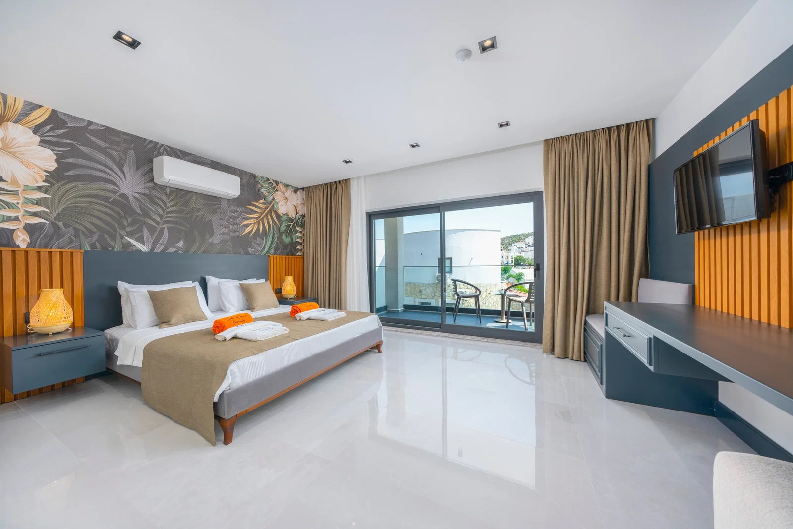 Kalkan’da Merkeze Yakın, Özel Havuzlu, 5 Yatak Odalı, Lüks Villa