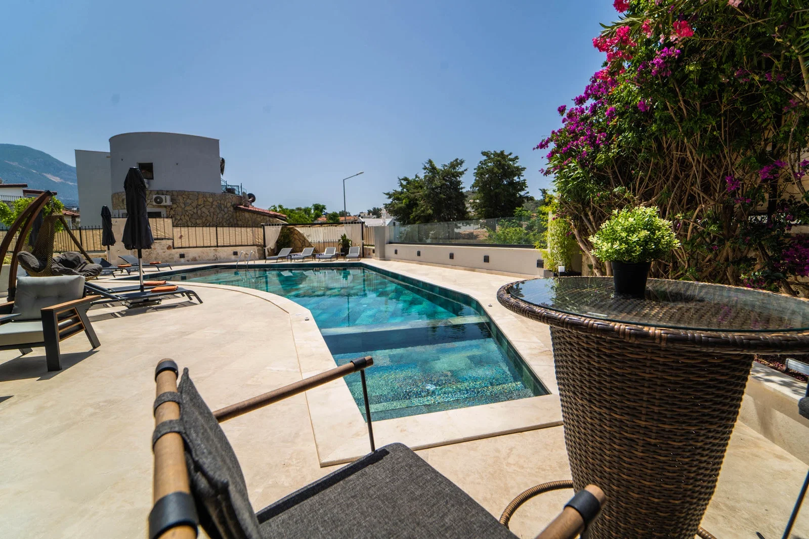 Kalkan’da Merkeze Yakın, Özel Havuzlu, 5 Yatak Odalı, Lüks Villa