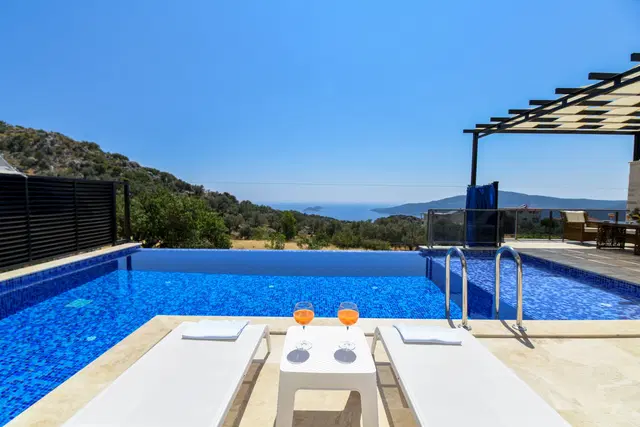 Kalkan’da ısıtmalı havuzlu kiralık villa, fotoğraf 2