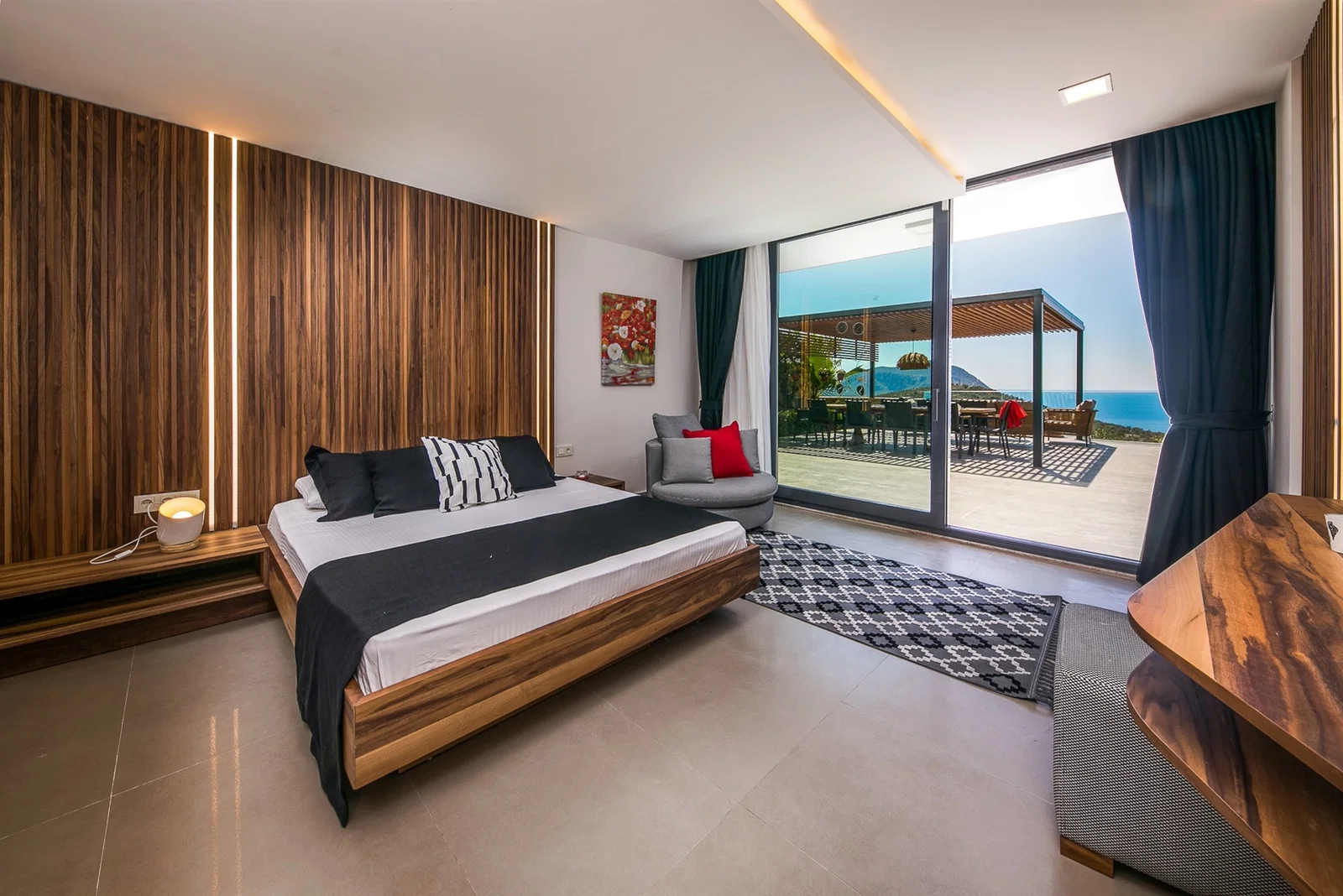 Kalkan’da Merkeze Yakın, Özel Havuzlu, 5 Yatak Odalı, Lüks Villa
