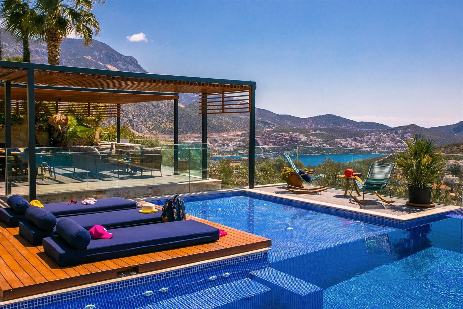 Kalkan’da Merkeze Yakın, Özel Havuzlu, 5 Yatak Odalı, Lüks Villa