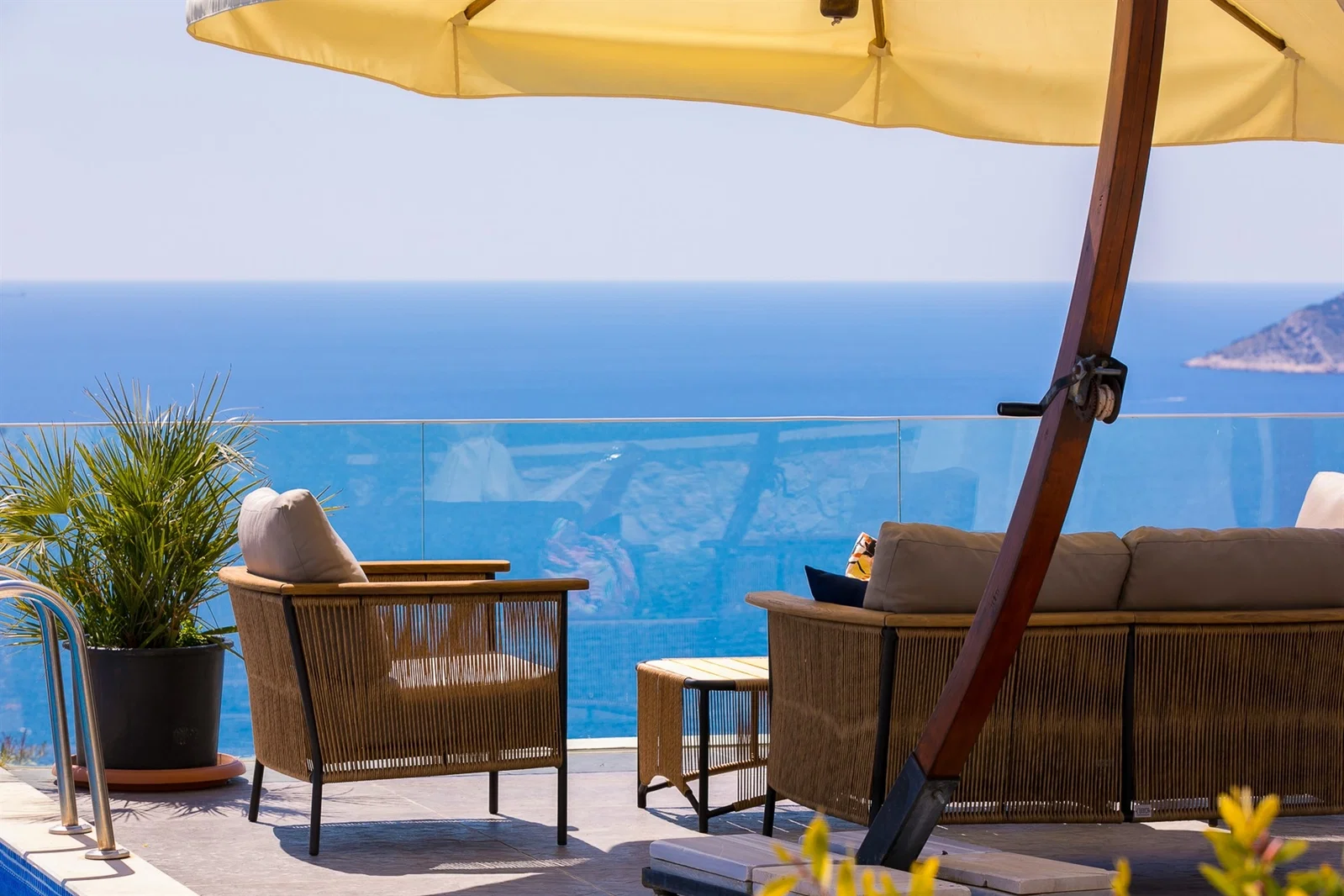 Kalkan’da Merkeze Yakın, Özel Havuzlu, 5 Yatak Odalı, Lüks Villa