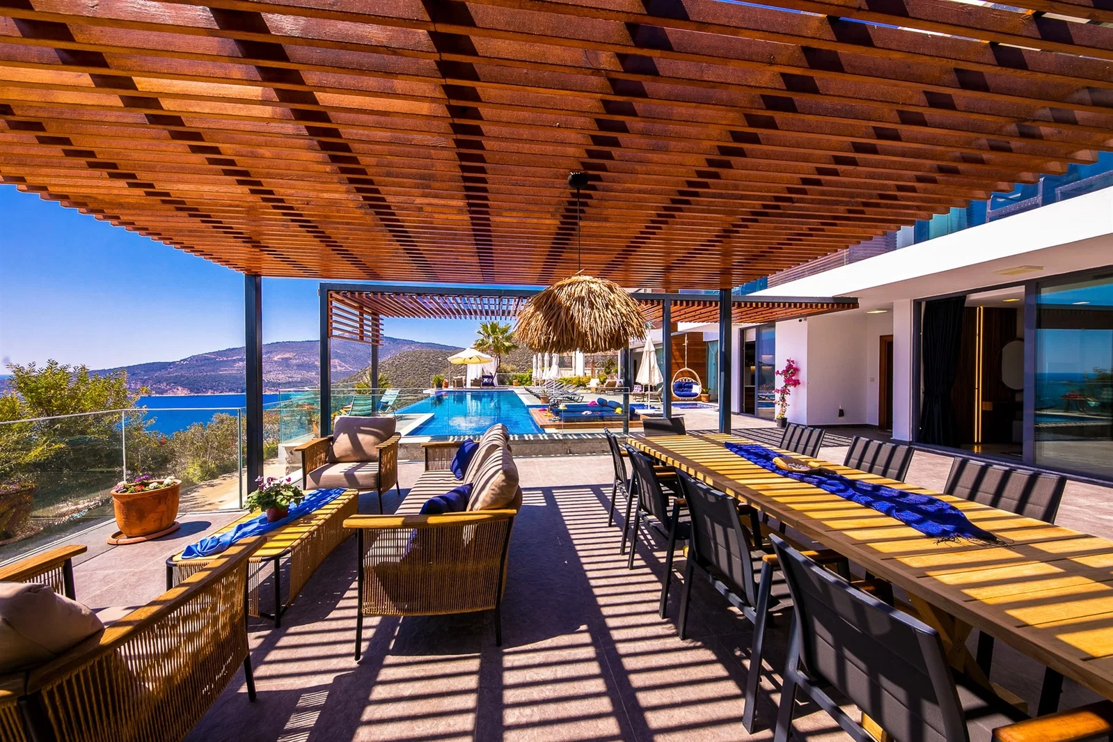 Kalkan’da Merkeze Yakın, Özel Havuzlu, 5 Yatak Odalı, Lüks Villa