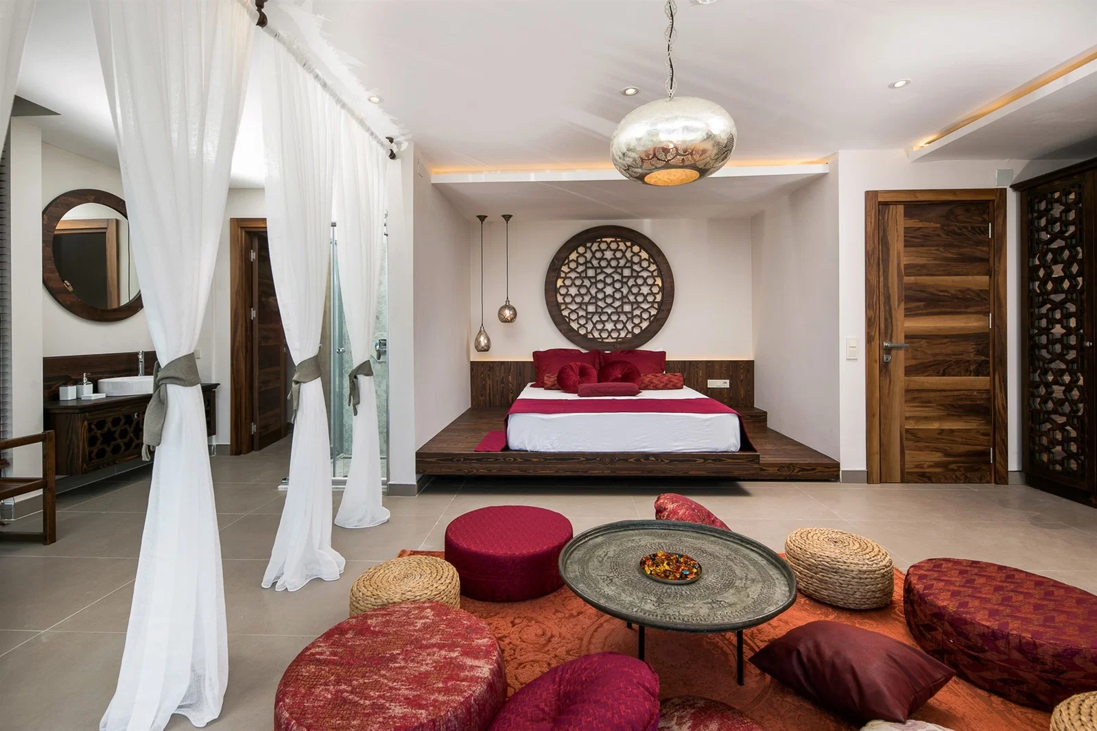 Kalkan’da Merkeze Yakın, Özel Havuzlu, 5 Yatak Odalı, Lüks Villa