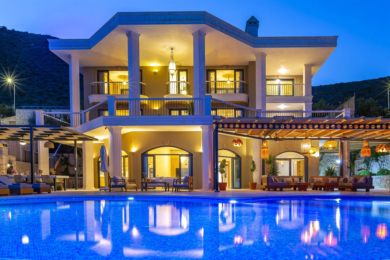 Kalkan’da Merkeze Yakın, Özel Havuzlu, 5 Yatak Odalı, Lüks Villa