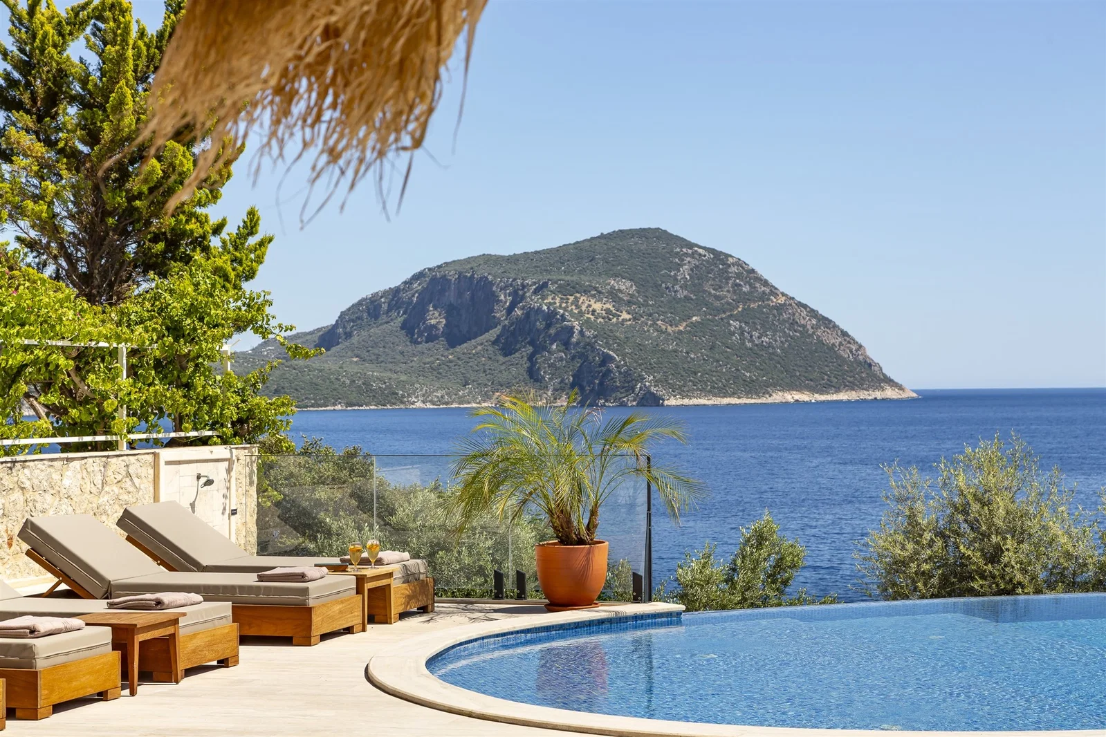 Kalkan’da Merkeze Yakın, Özel Havuzlu, 5 Yatak Odalı, Lüks Villa