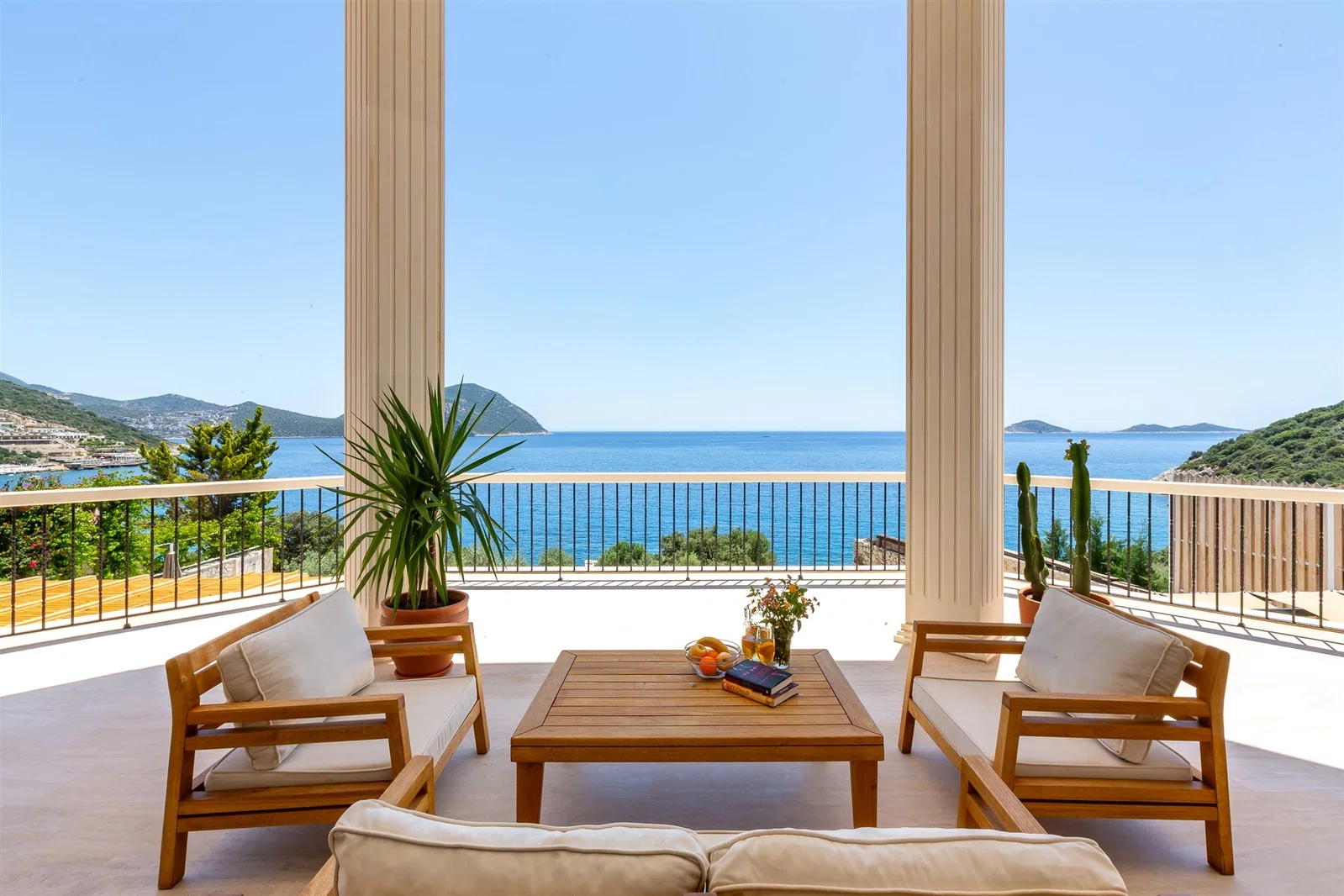 Kalkan’da Merkeze Yakın, Özel Havuzlu, 5 Yatak Odalı, Lüks Villa