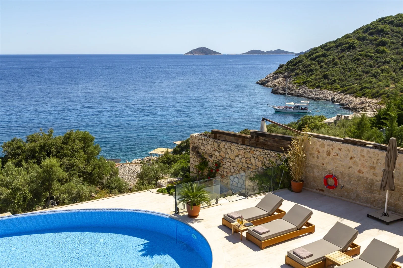 Kalkan’da Merkeze Yakın, Özel Havuzlu, 5 Yatak Odalı, Lüks Villa