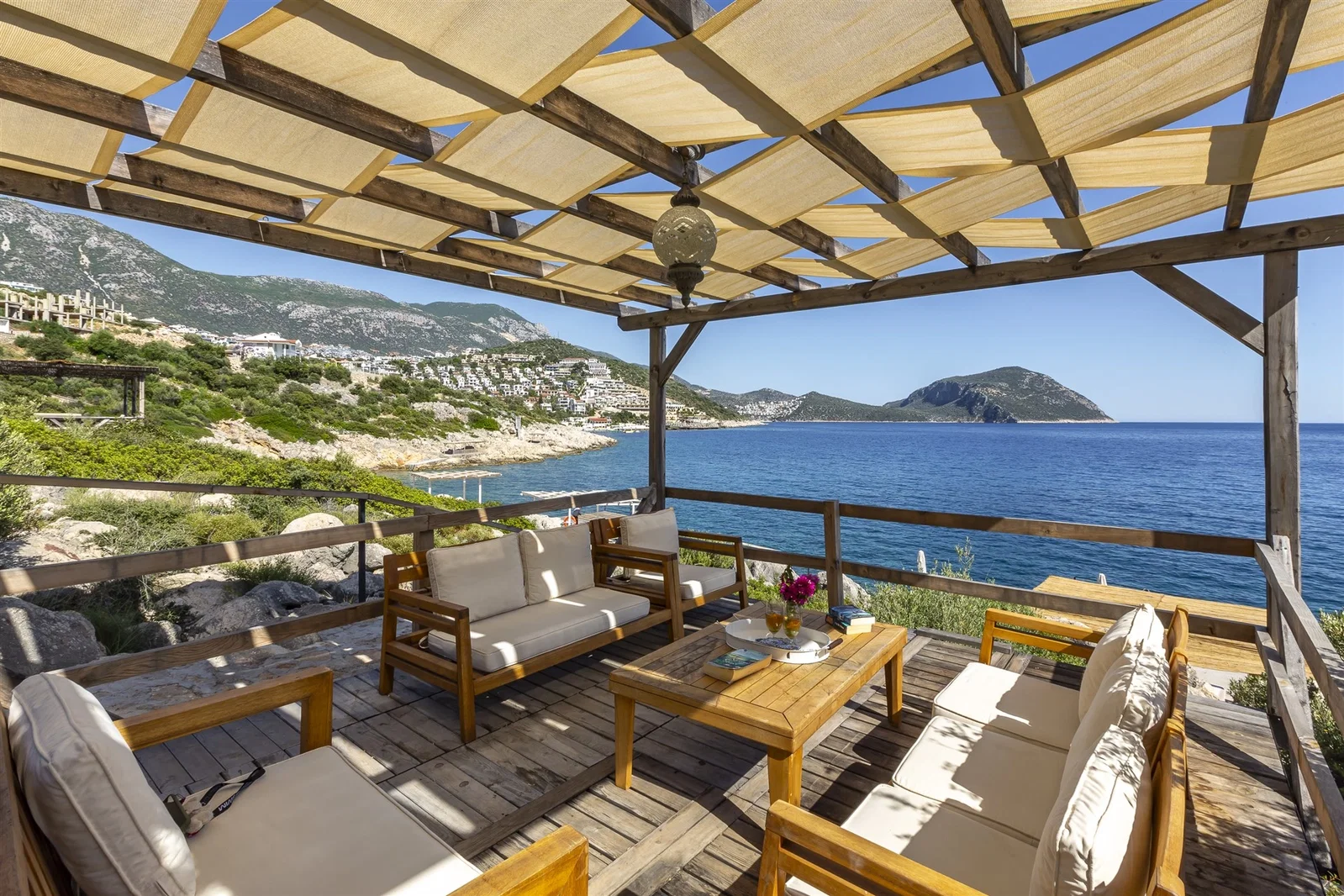 Kalkan’da Merkeze Yakın, Özel Havuzlu, 5 Yatak Odalı, Lüks Villa