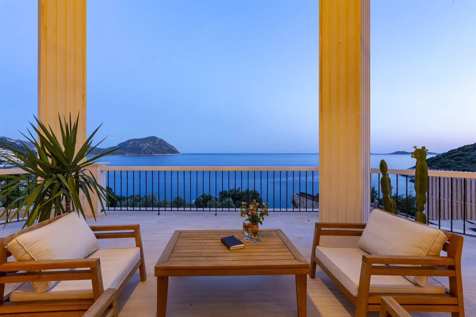 Kalkan’da Merkeze Yakın, Özel Havuzlu, 5 Yatak Odalı, Lüks Villa