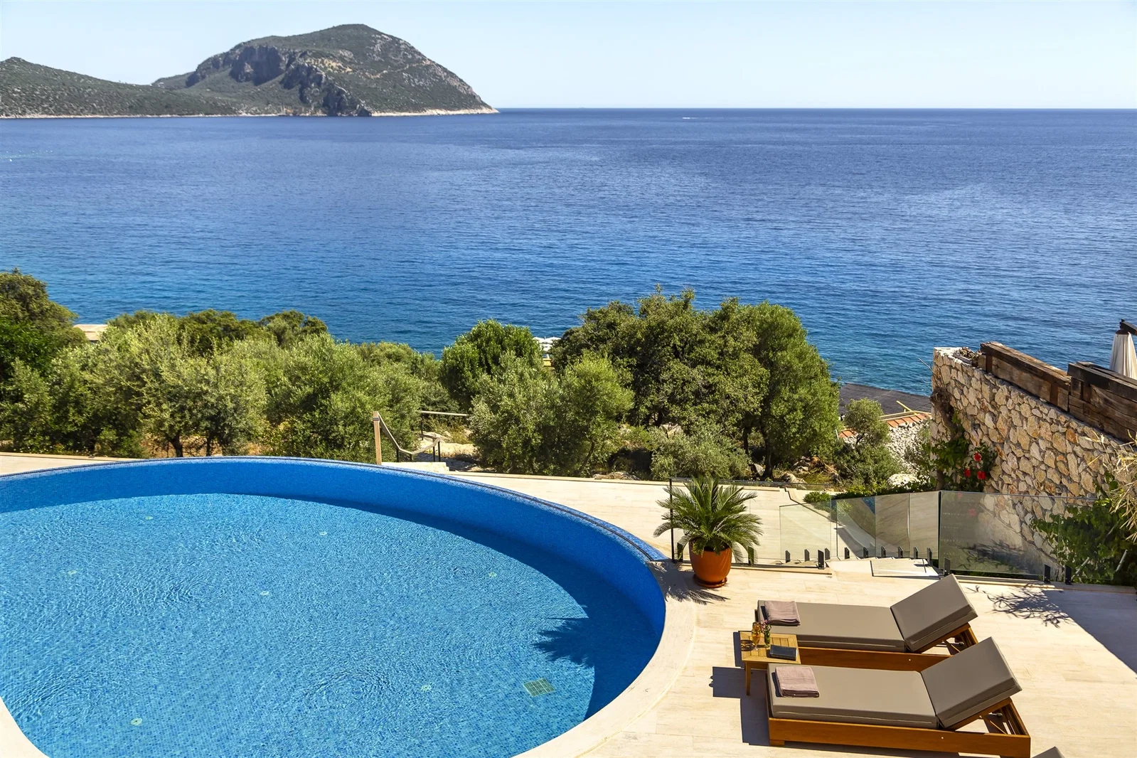Kalkan’da Merkeze Yakın, Özel Havuzlu, 5 Yatak Odalı, Lüks Villa