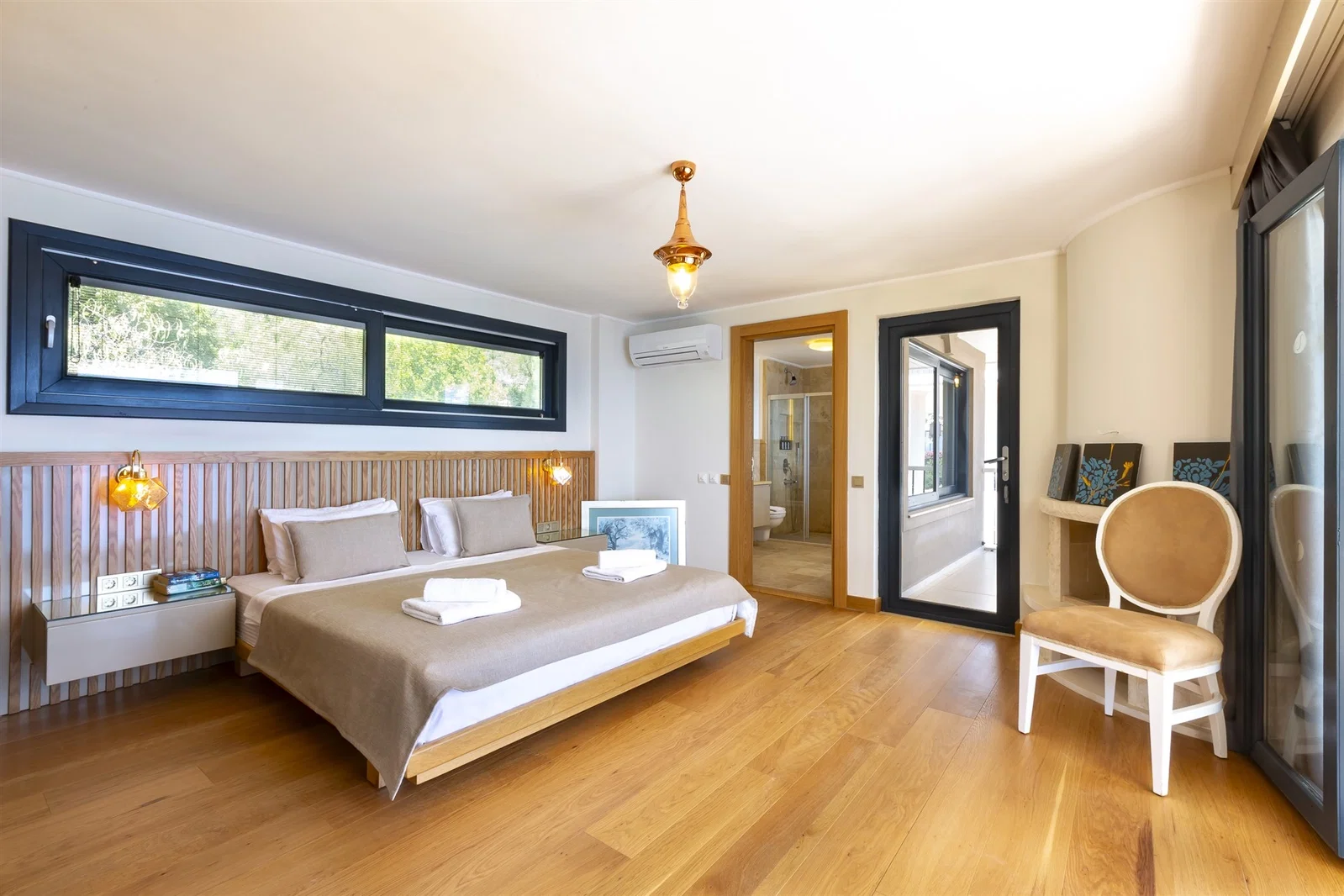 Kalkan’da Merkeze Yakın, Özel Havuzlu, 5 Yatak Odalı, Lüks Villa