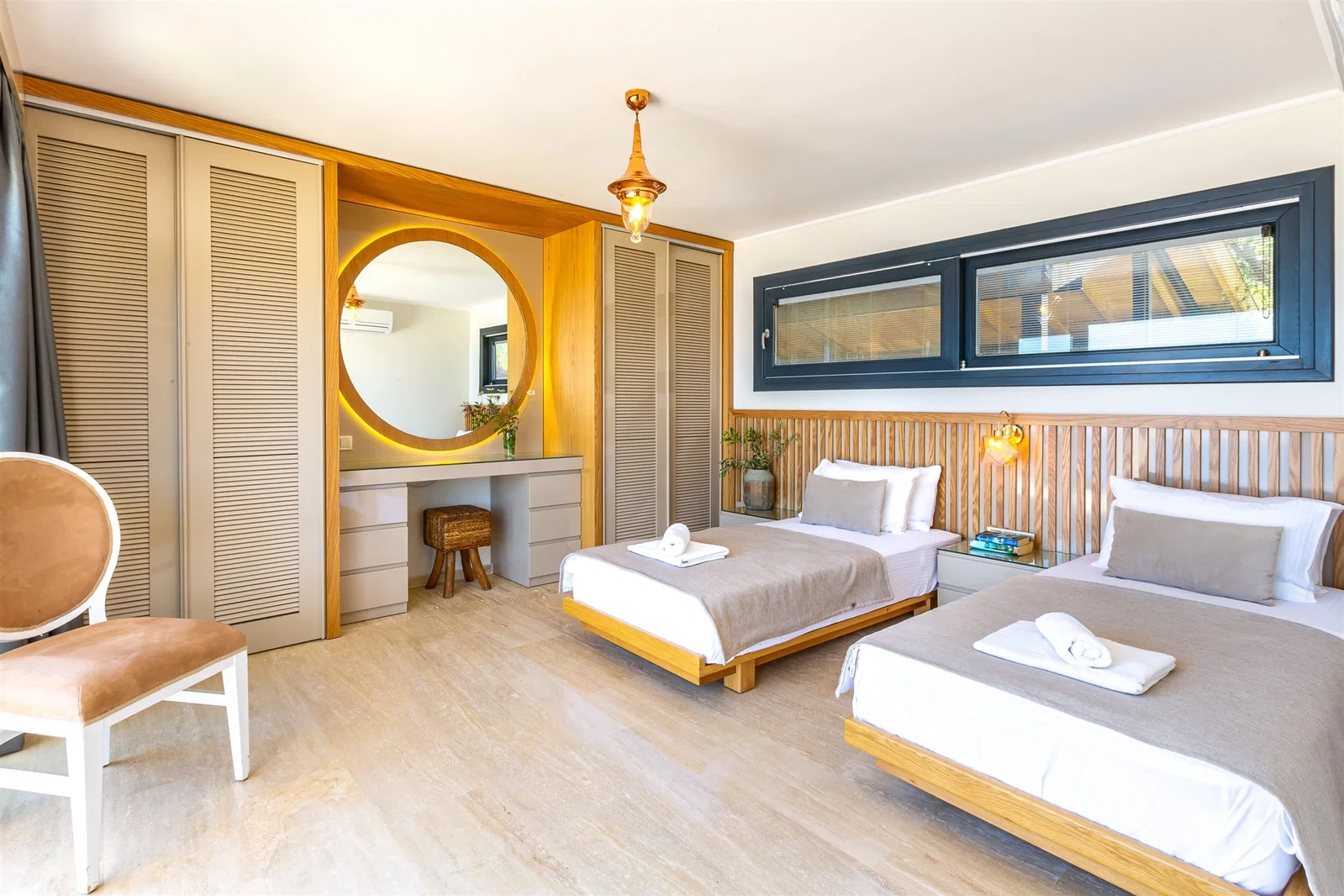 Kalkan’da Merkeze Yakın, Özel Havuzlu, 5 Yatak Odalı, Lüks Villa